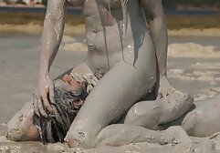 Masturbándose chica juega con videos porno paraguayos mojado coño con la consolador