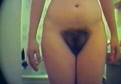 disfrutando de un poco de salsa porno de modelo py en la cama