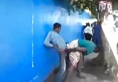 Pelirroja se la follan hacia adelante, hacia atrás y hacia los lados en paraguaya follando duro el sofá